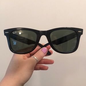 Ray-Ban Classic Wayfarer sunglasses (RB2140)